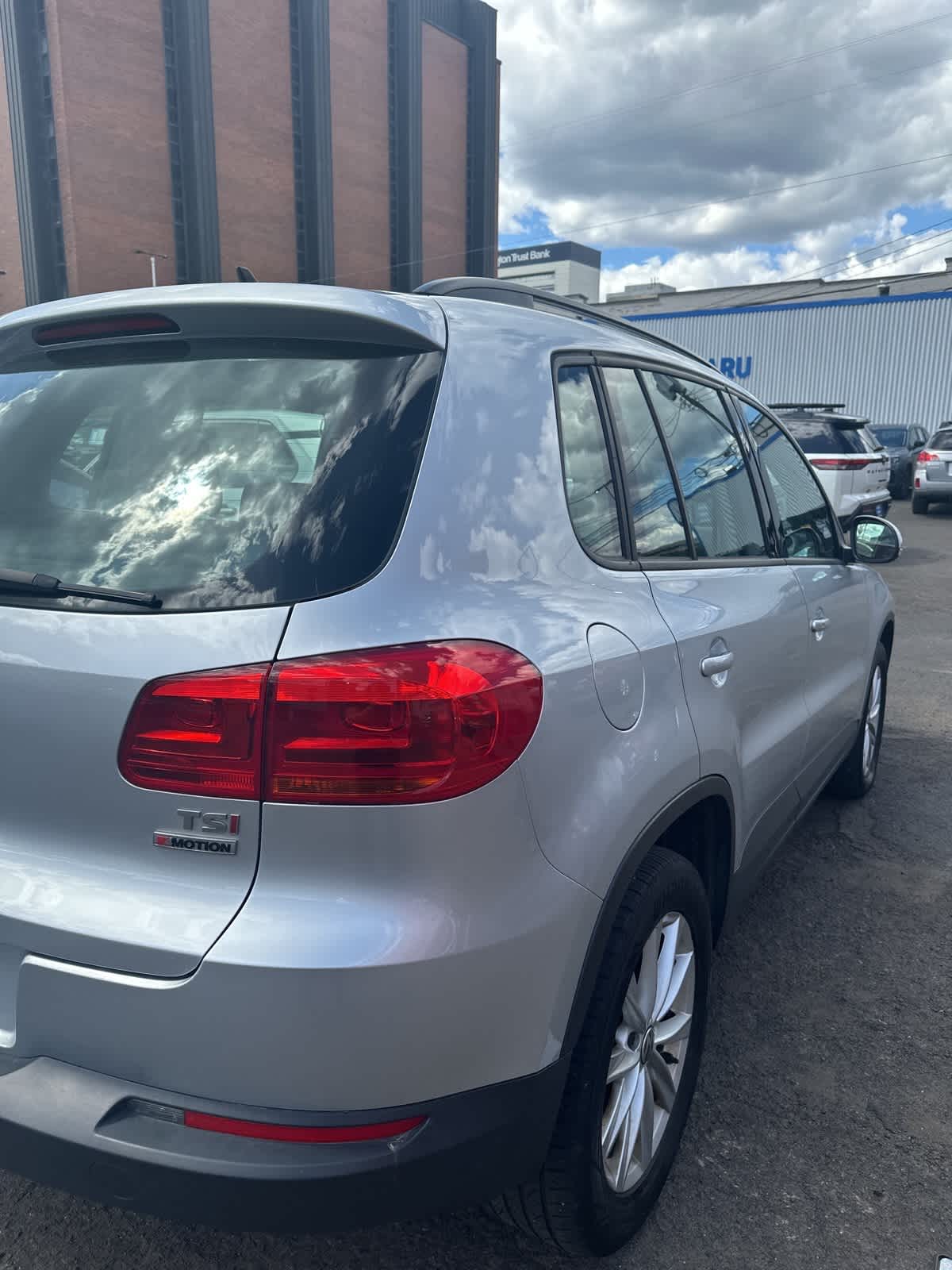 Thumbnail: 2017 Volkswagen Tiguan - 3