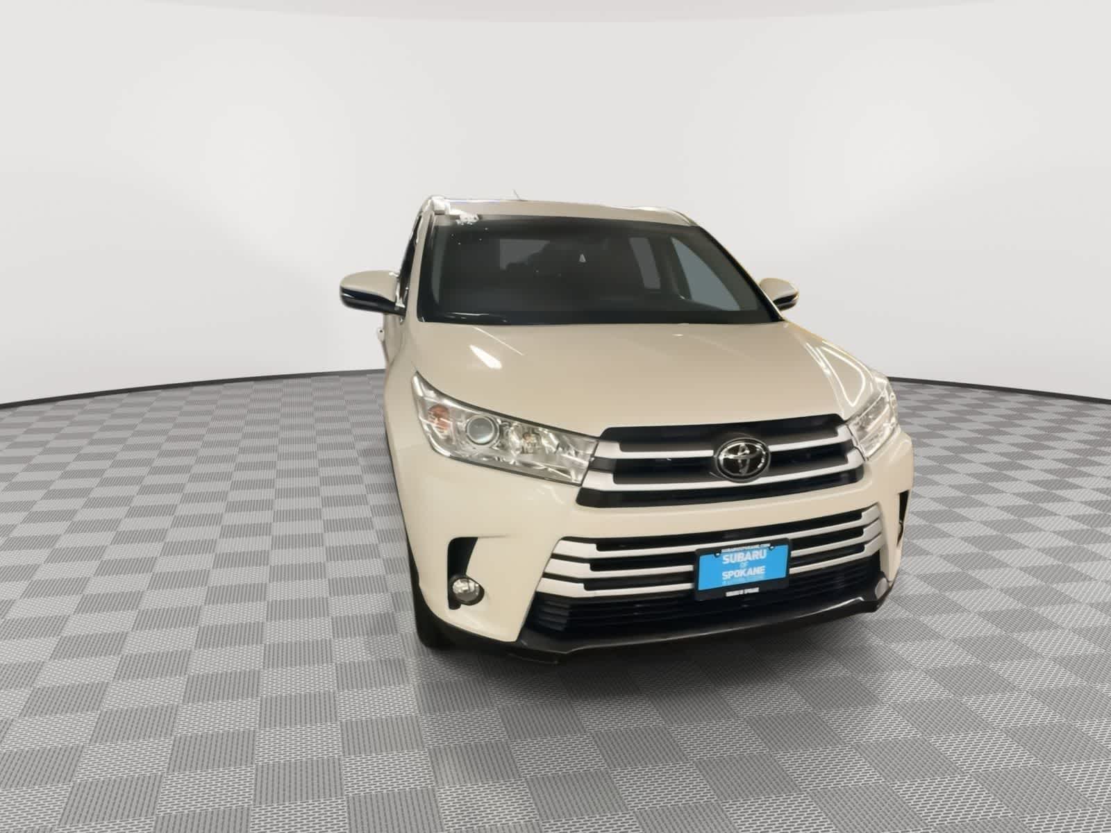 Thumbnail: 2019 Toyota Highlander - 3