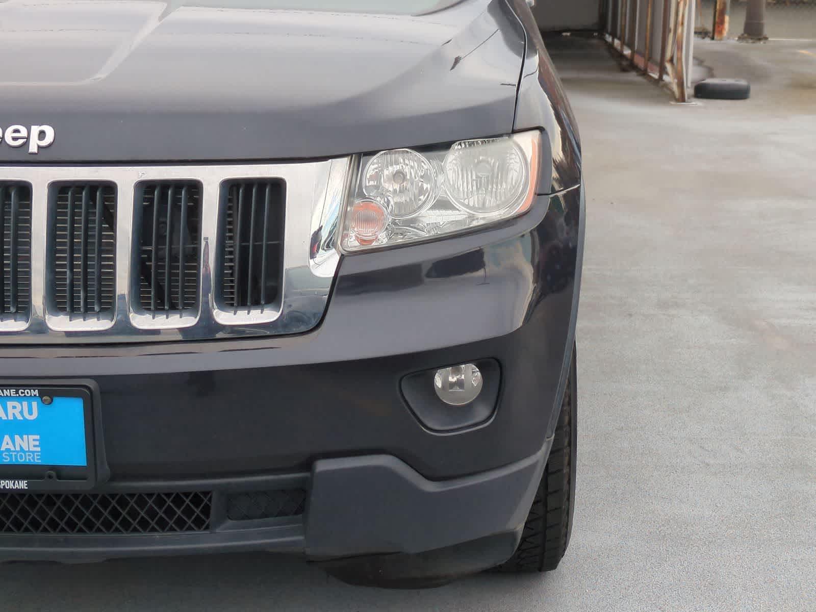 Thumbnail: 2012 Jeep Grand Cherokee - 11