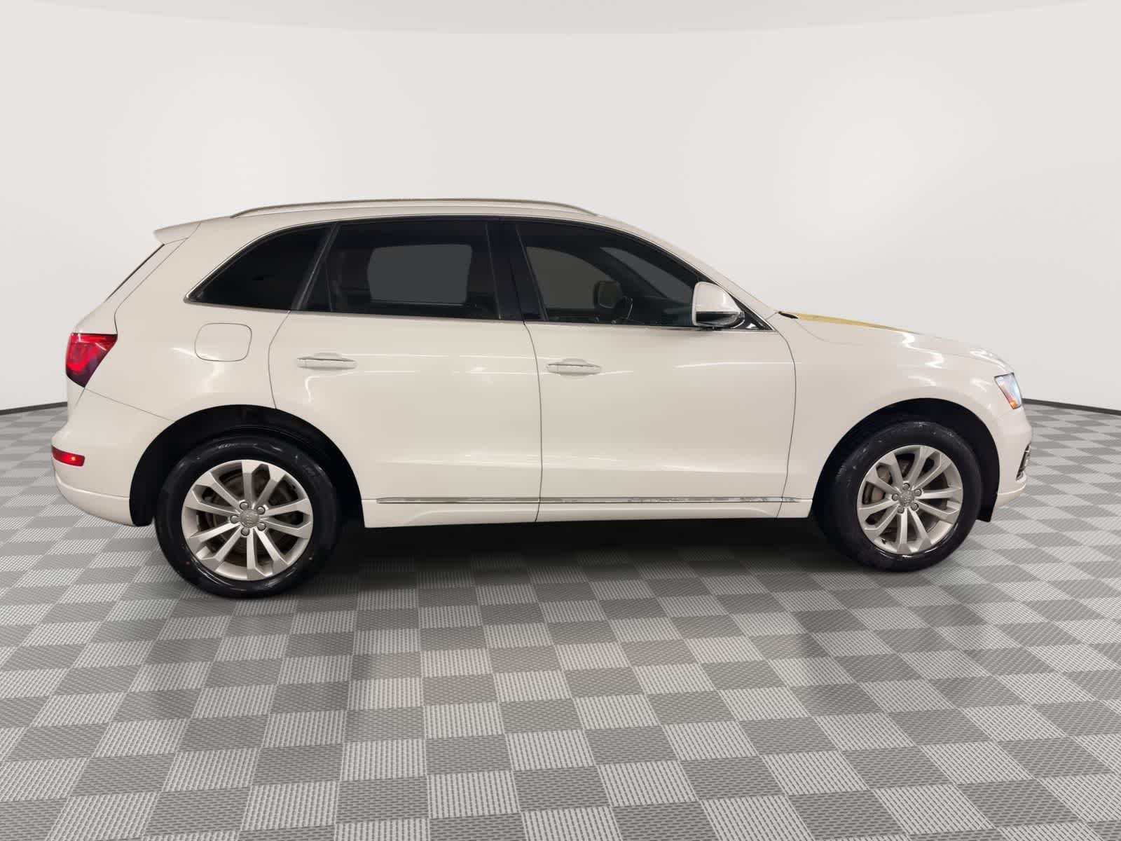 Thumbnail: 2015 Audi Q5 - 9