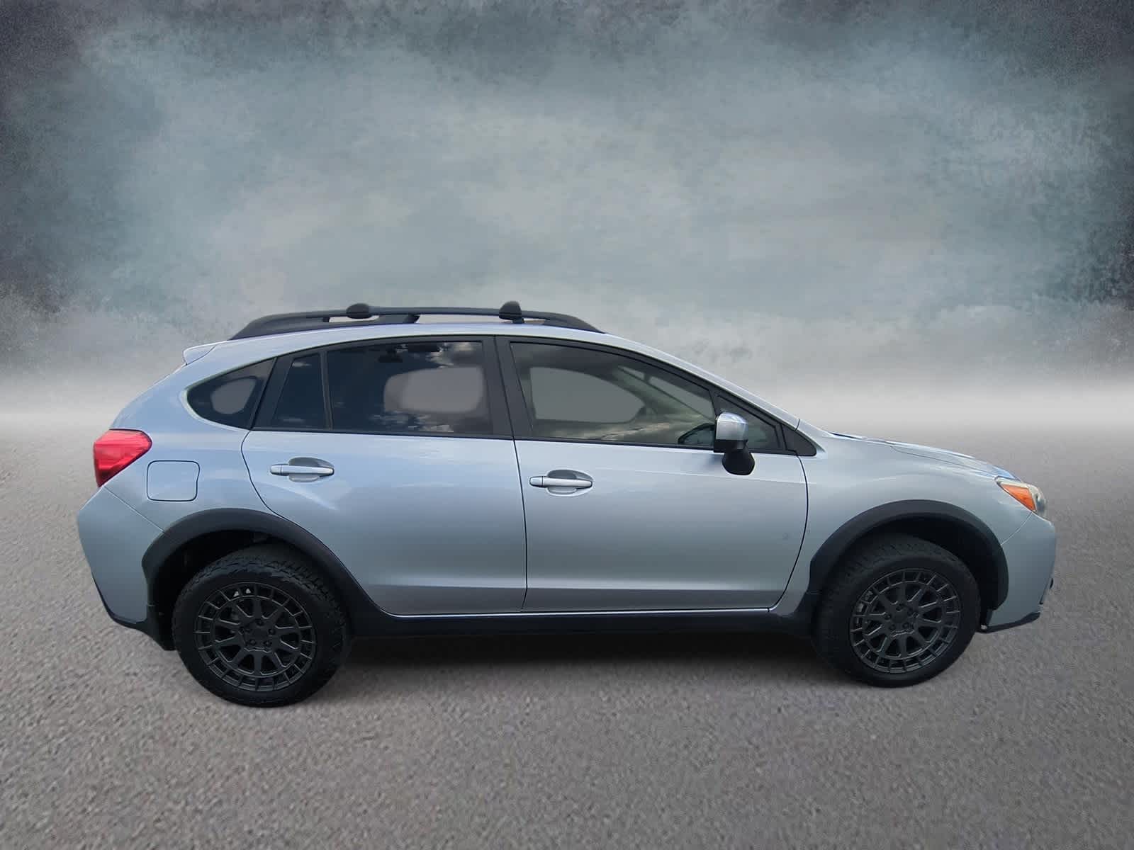Thumbnail: 2017 Subaru Crosstrek - 9