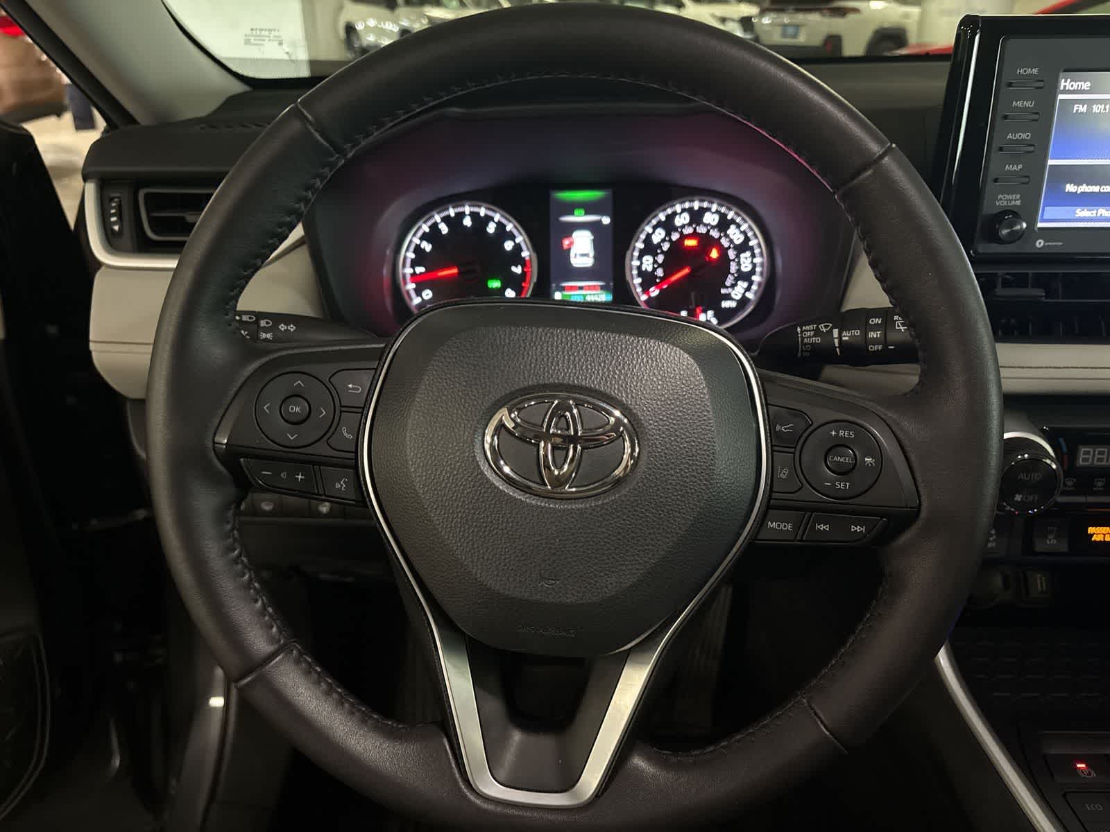 Thumbnail: 2022 Toyota RAV4 - 22