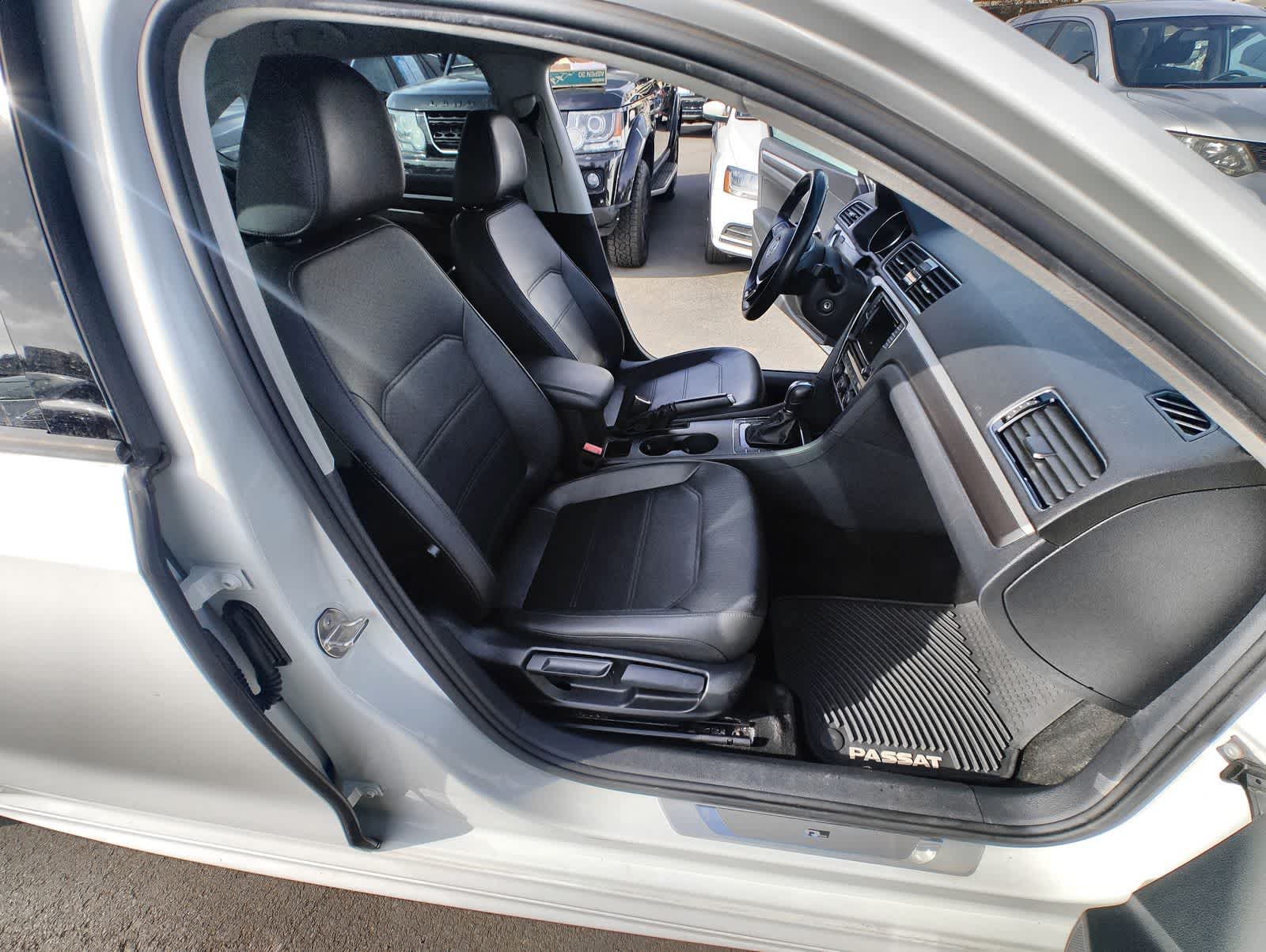 Thumbnail: 2018 Volkswagen Passat - 21