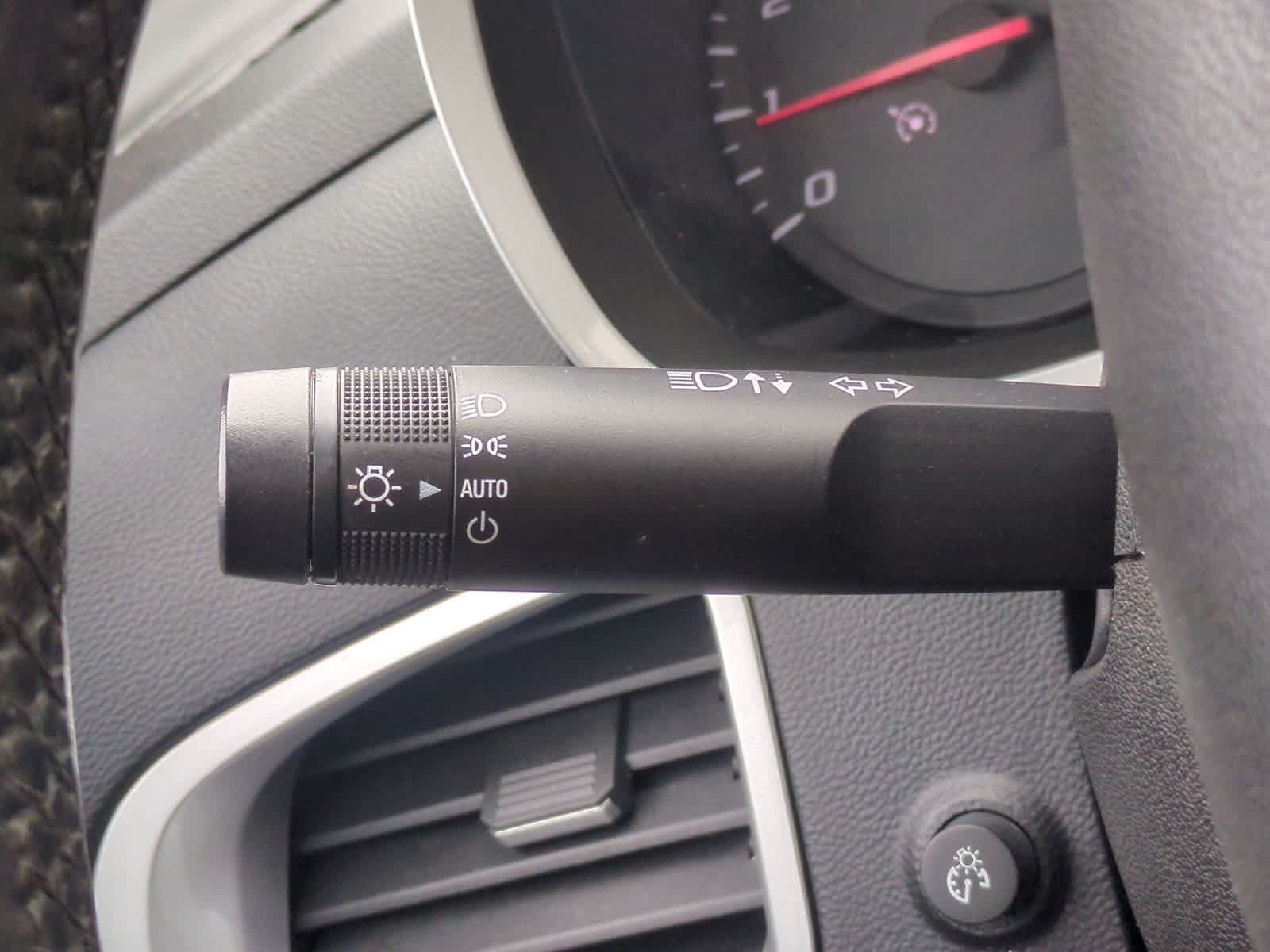 Thumbnail: 2015 Chevrolet Equinox - 28