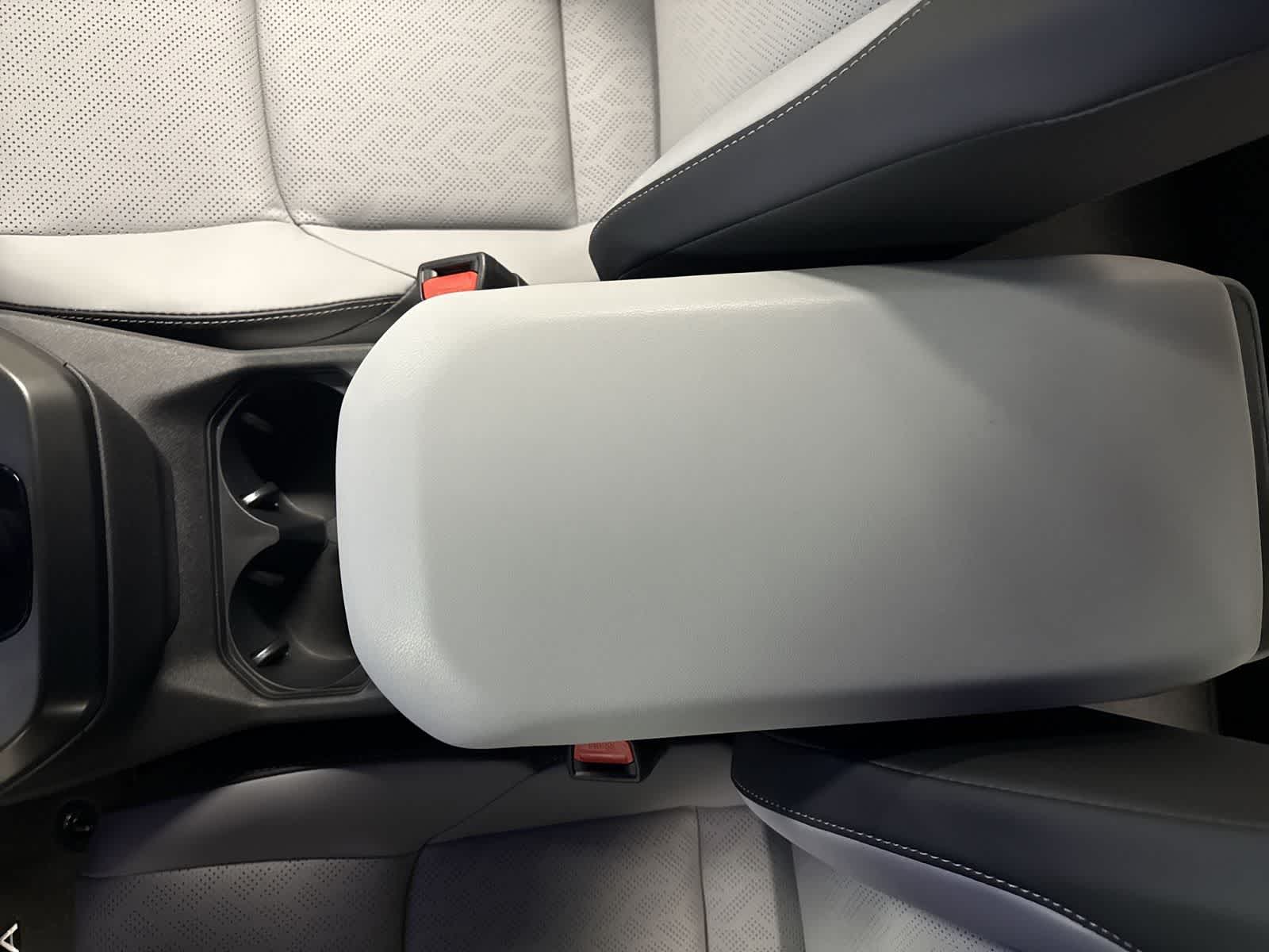 Thumbnail: 2026 Subaru Solterra - 25