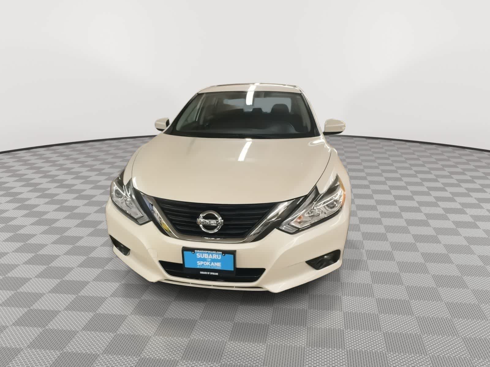 Thumbnail: 2017 Nissan Altima - 3