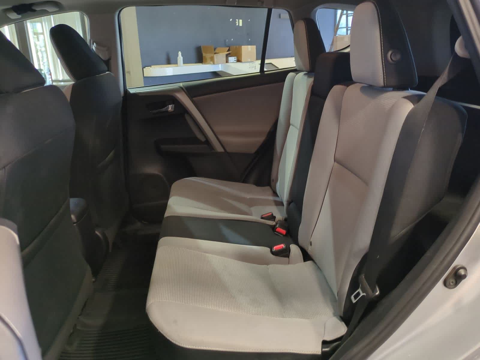 Thumbnail: 2017 Toyota RAV4 - 21