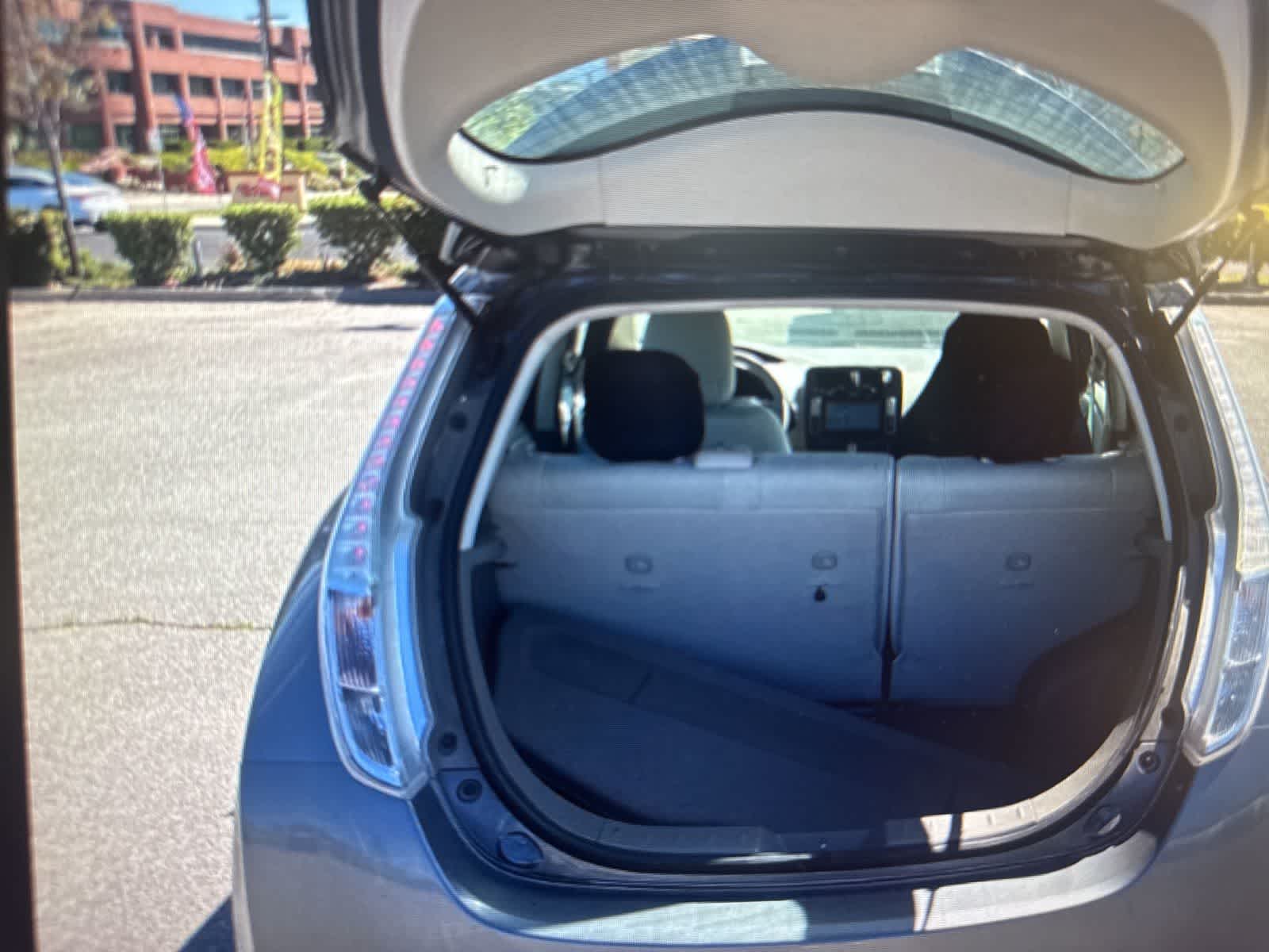 Thumbnail: 2015 Nissan Leaf - 20