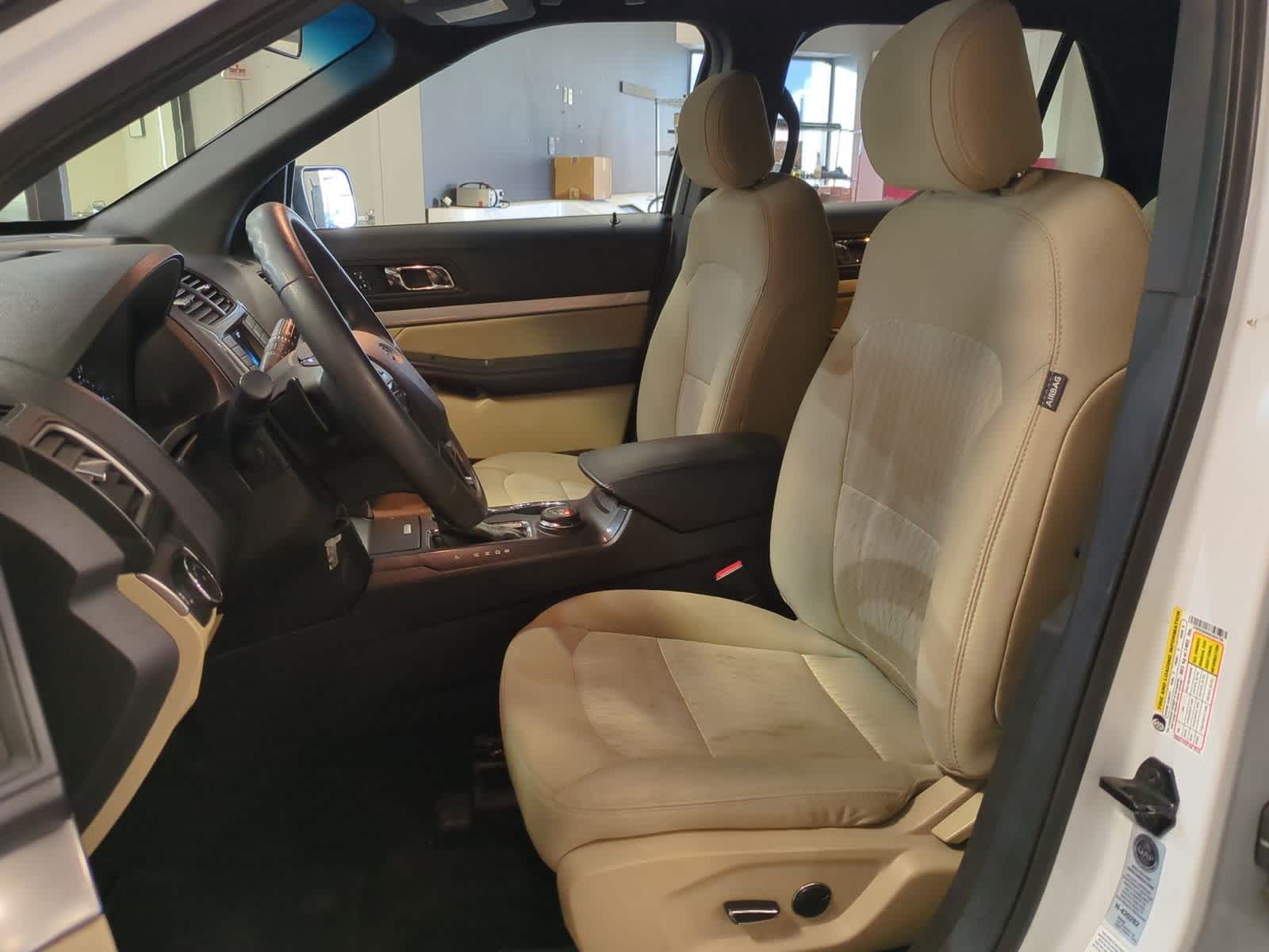 Thumbnail: 2017 Ford Explorer - 17