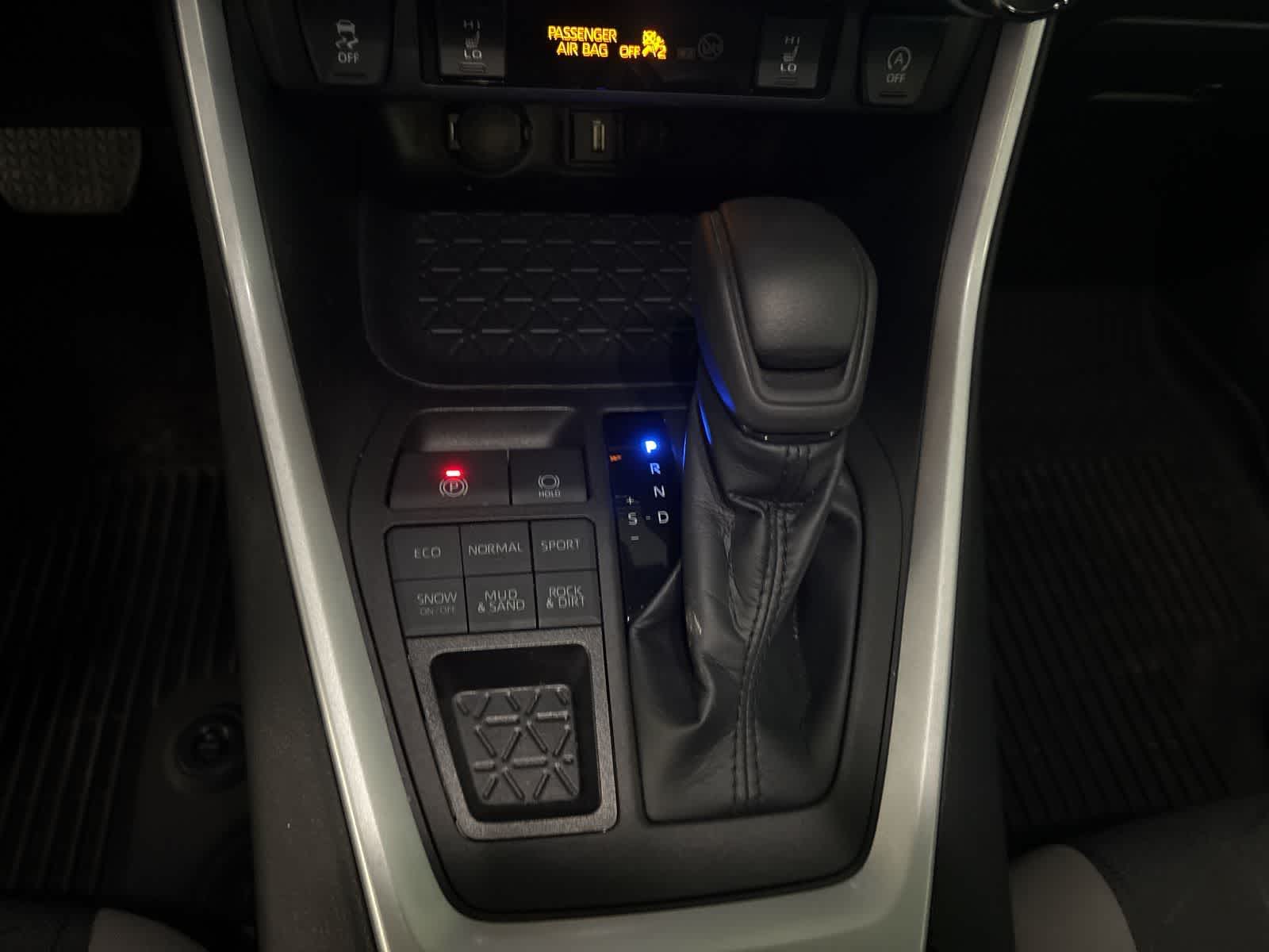 Thumbnail: 2022 Toyota RAV4 - 30