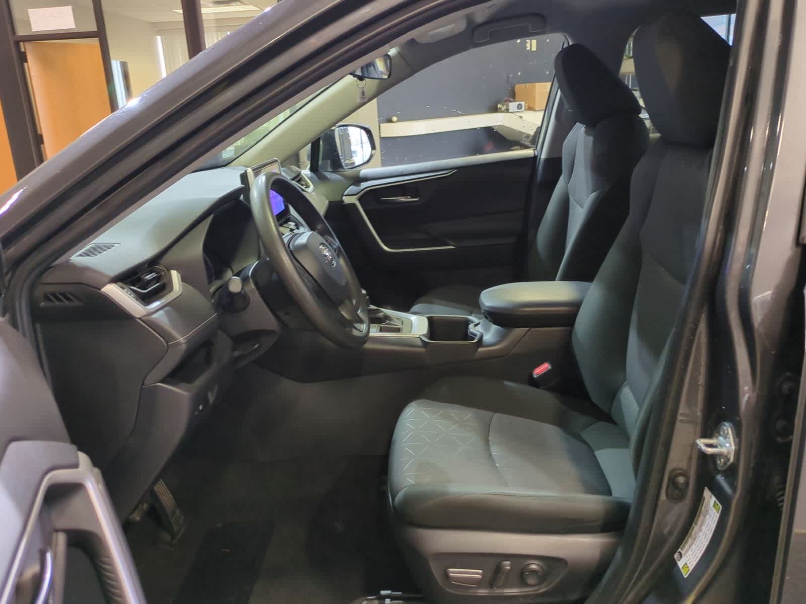 Thumbnail: 2024 Toyota RAV4 - 17