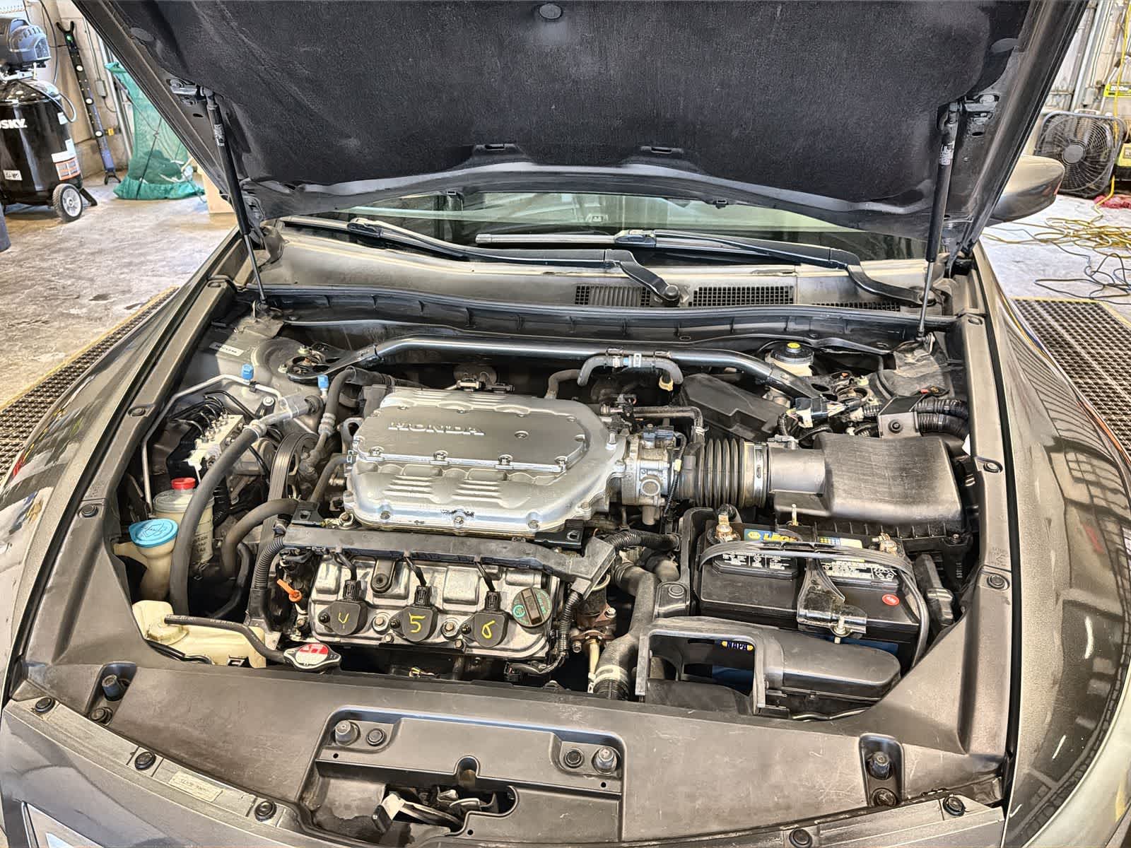 Thumbnail: 2010 Honda Accord - 15