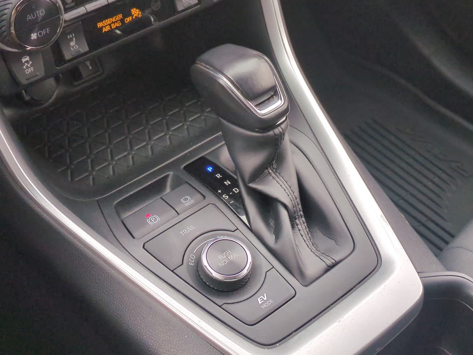 Thumbnail: 2022 Toyota RAV4 - 32