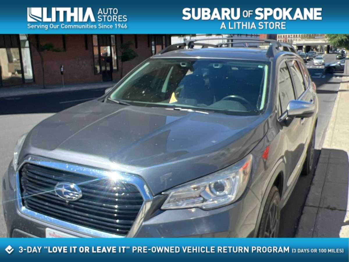 2022 Subaru Ascent Touring's photo