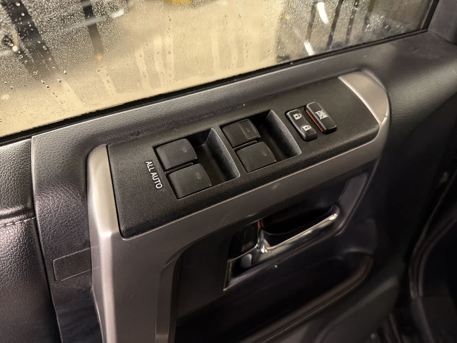 Thumbnail: 2015 Toyota 4Runner - 15