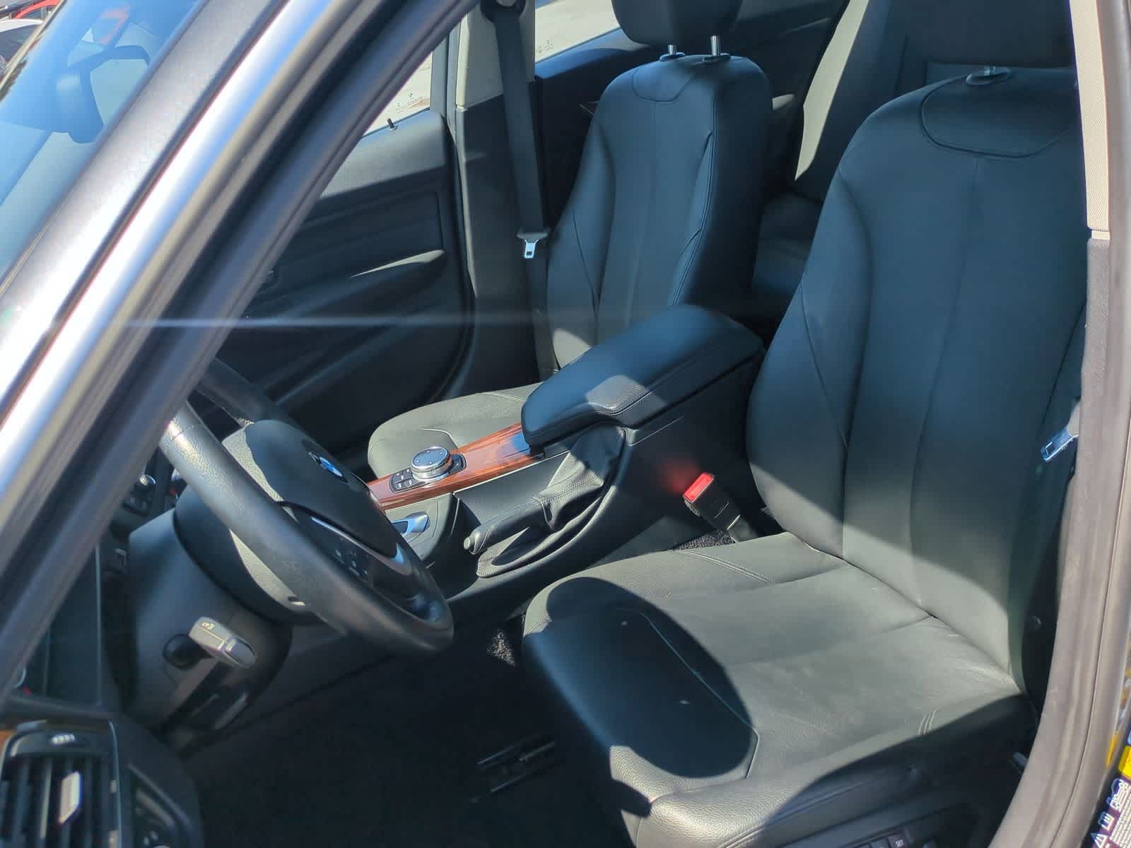 Thumbnail: 2015 BMW 3 Series - 17