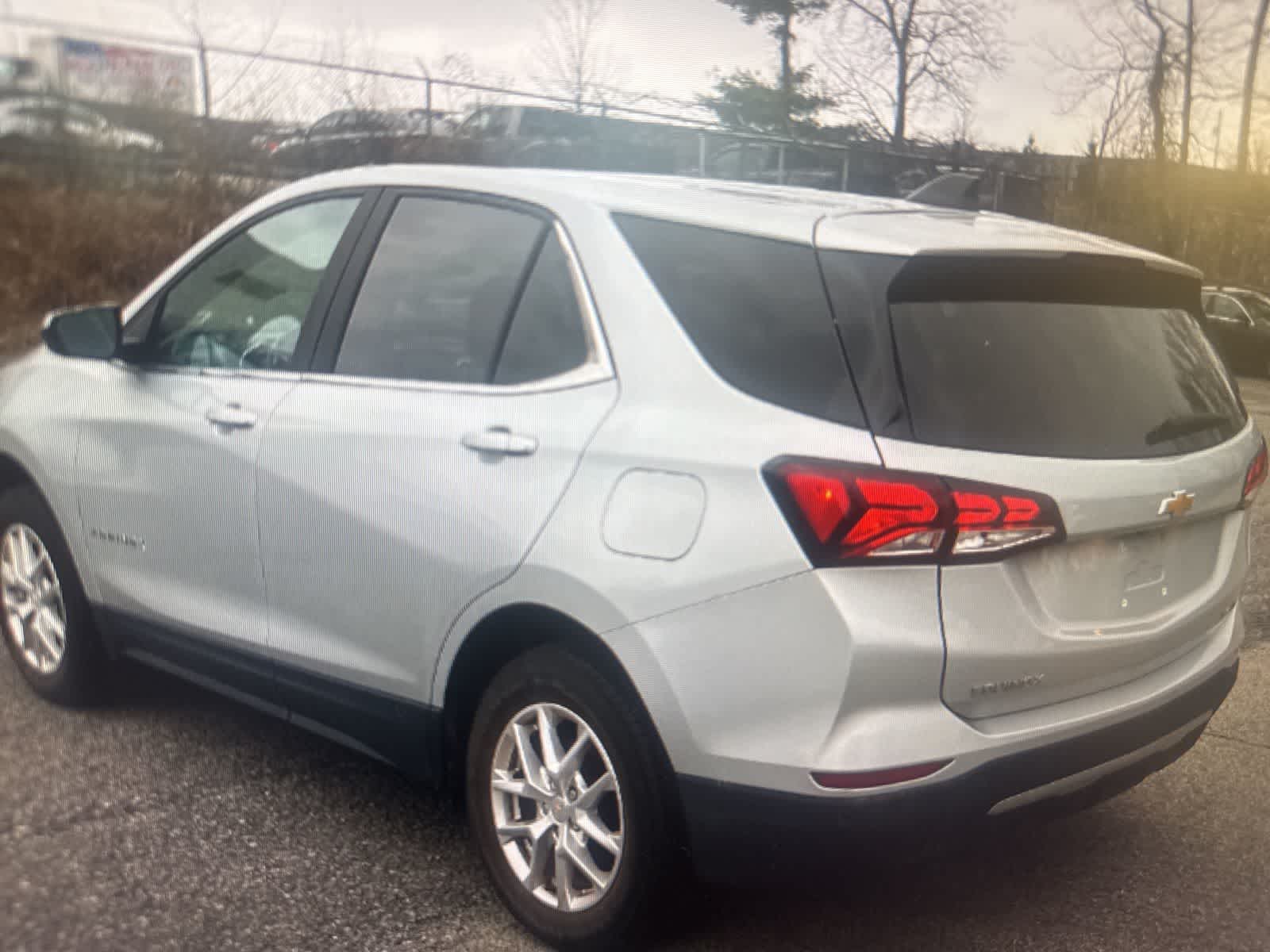 Thumbnail: 2022 Chevrolet Equinox - 3