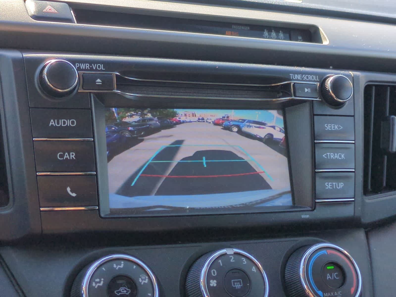 Thumbnail: 2018 Toyota RAV4 - 29