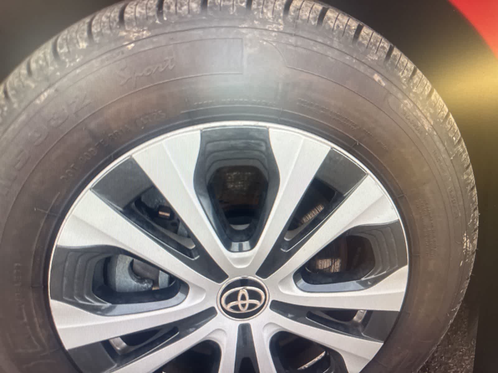 Thumbnail: 2020 Toyota Prius Prime - 9