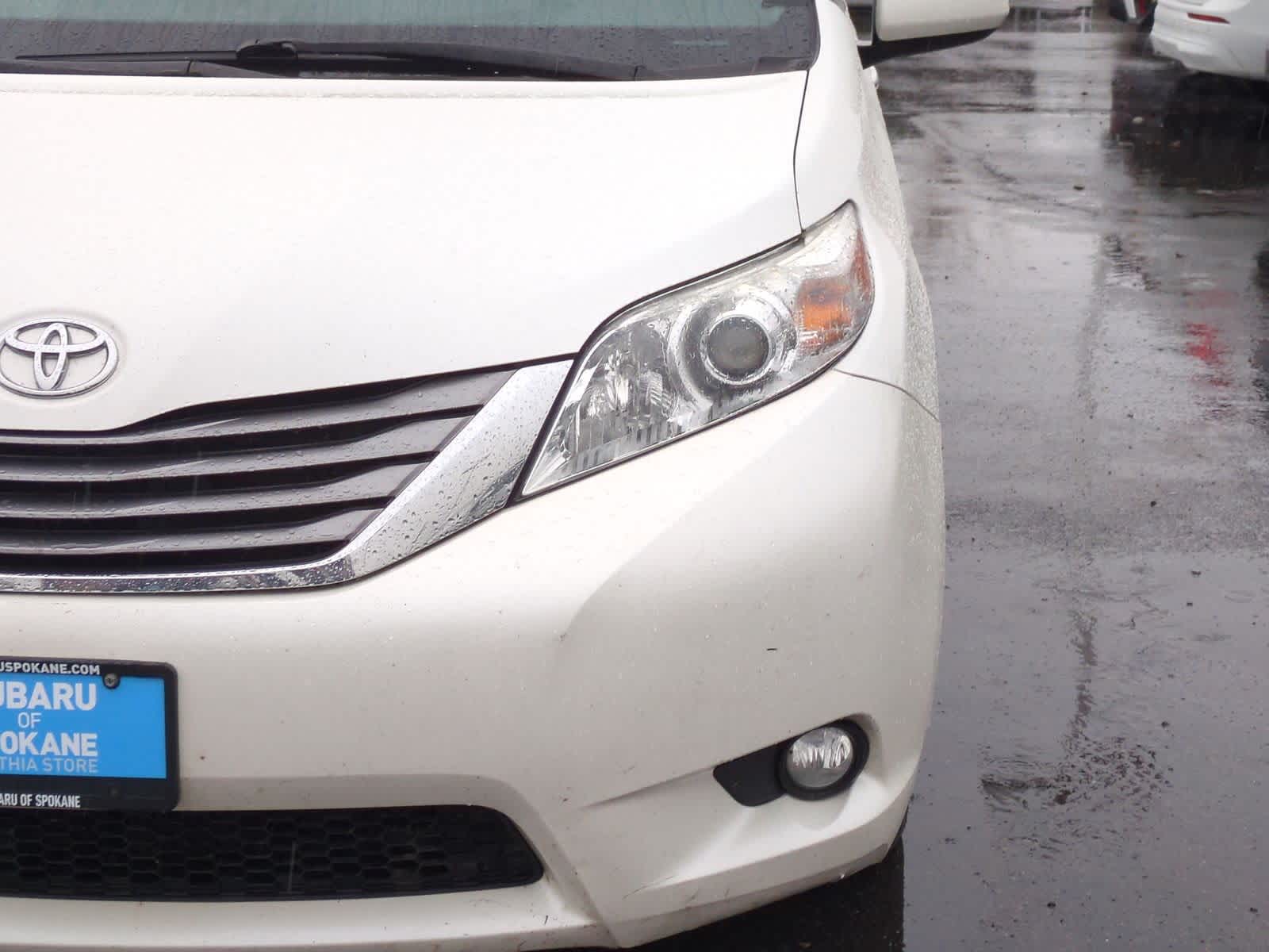 Thumbnail: 2017 Toyota Sienna - 11