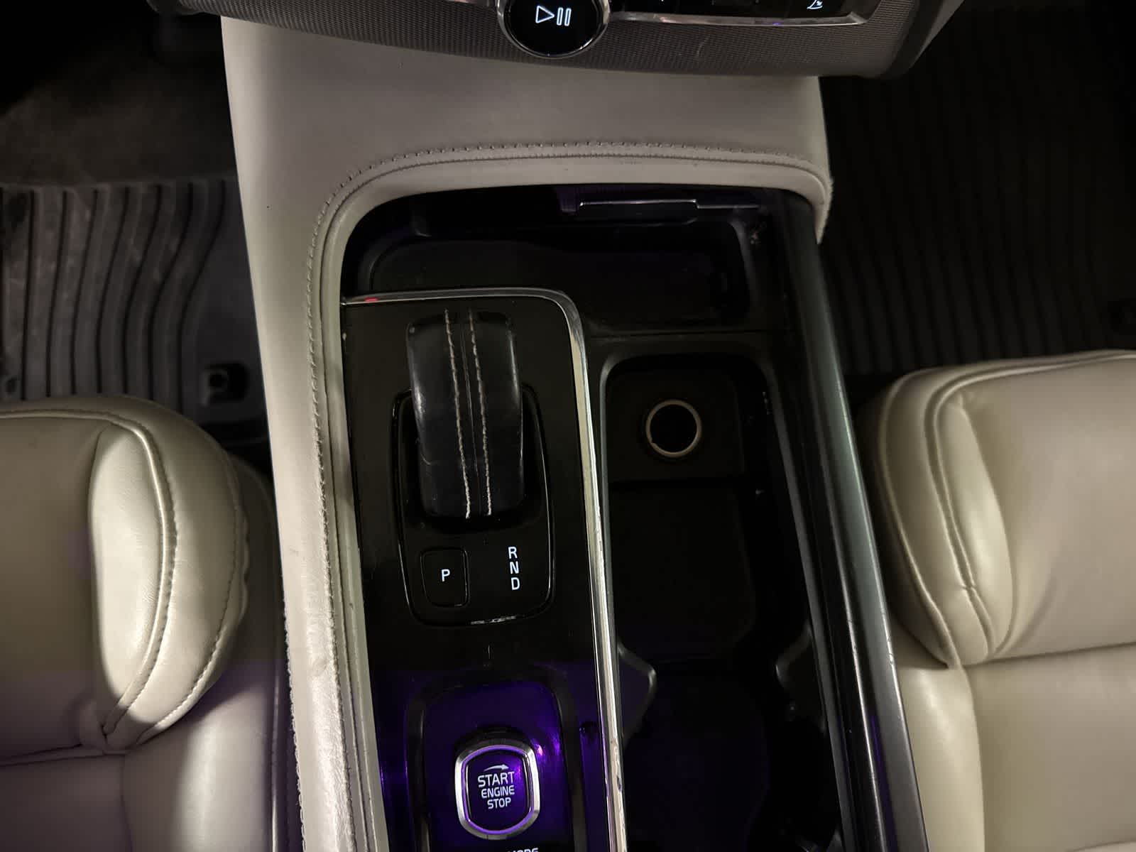 Thumbnail: 2020 Volvo XC90 - 28