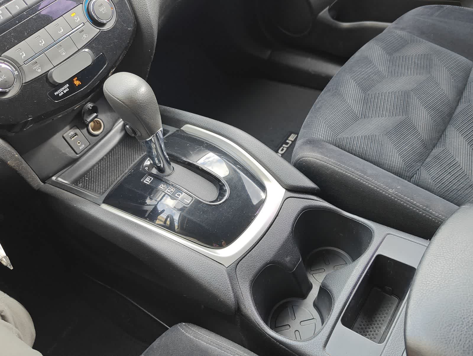 Thumbnail: 2016 Nissan Rogue - 31