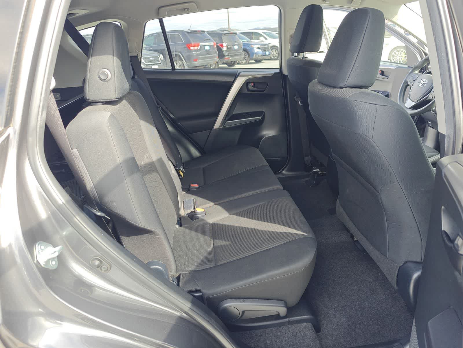 Thumbnail: 2017 Toyota RAV4 - 20