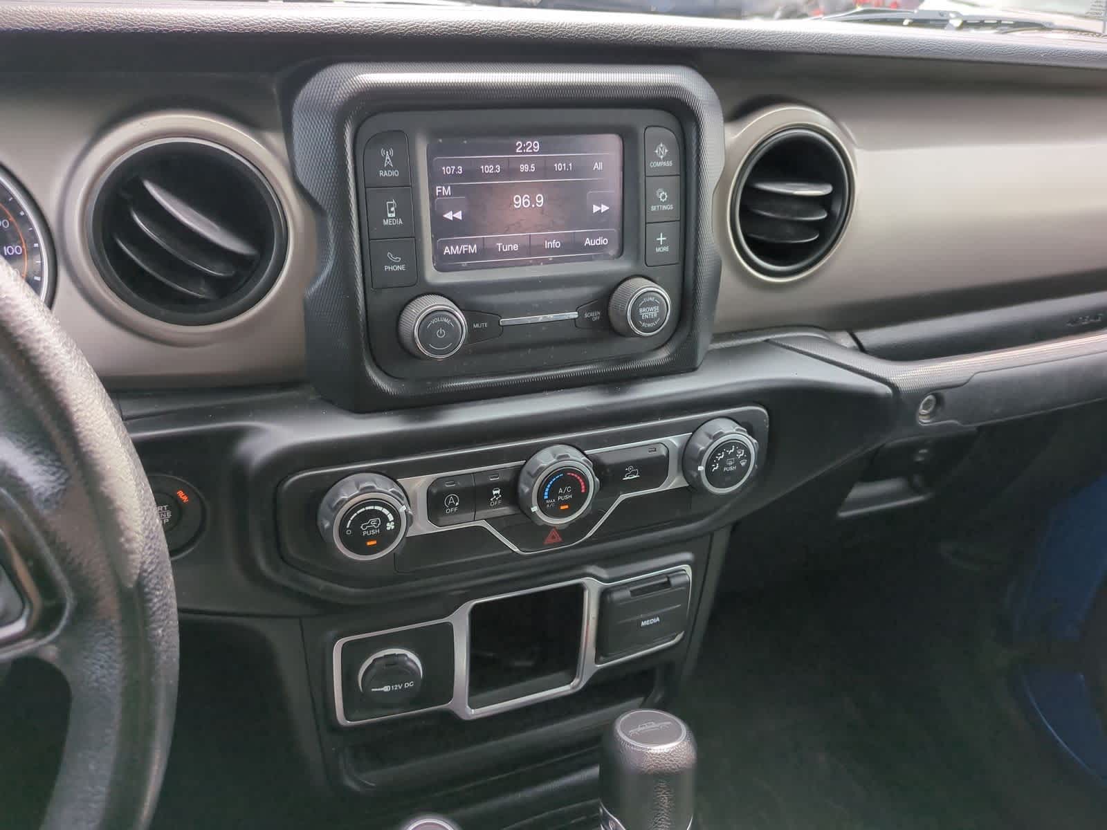 Thumbnail: 2021 Jeep Gladiator - 28