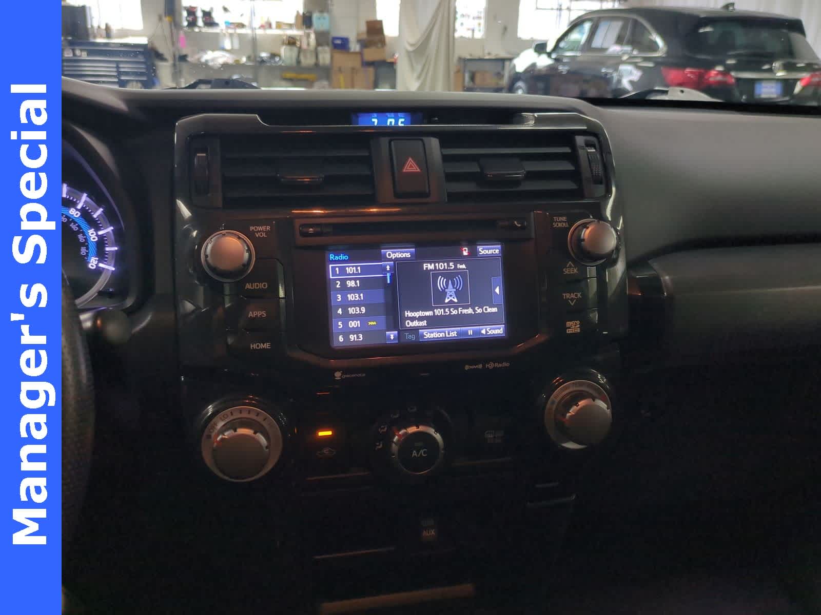 Thumbnail: 2016 Toyota 4Runner - 28