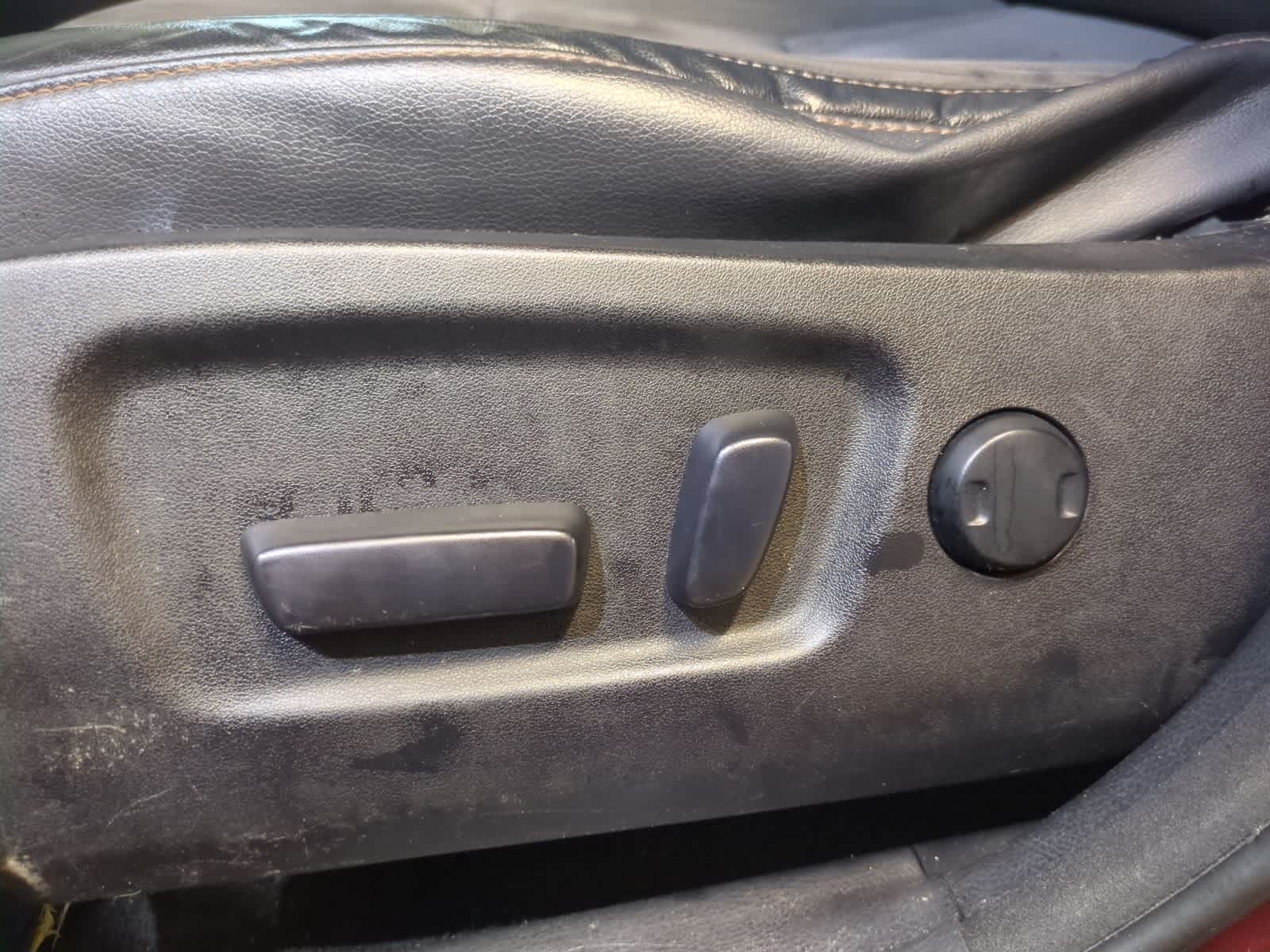 Thumbnail: 2015 Toyota Highlander - 18