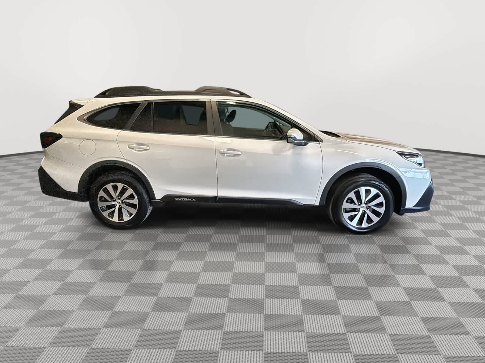 Thumbnail: 2022 Subaru Outback - 9