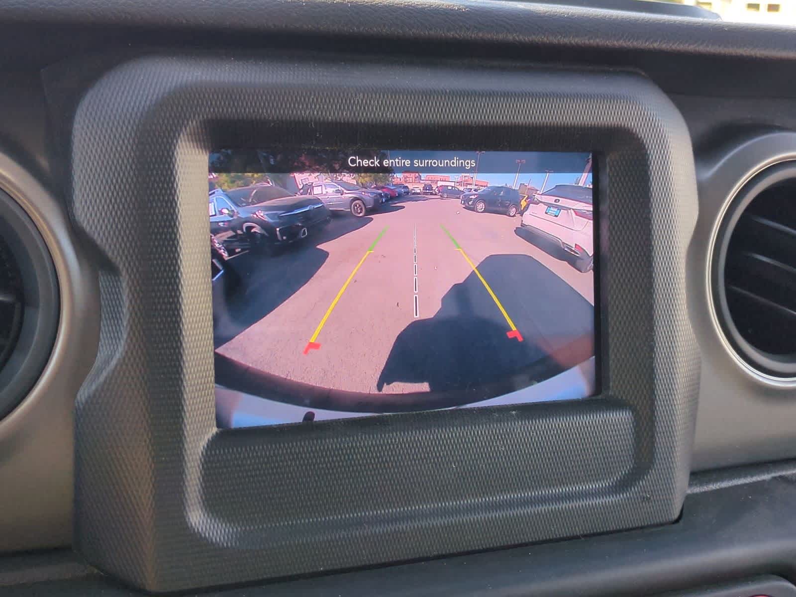 Thumbnail: 2022 Jeep Wrangler - 29