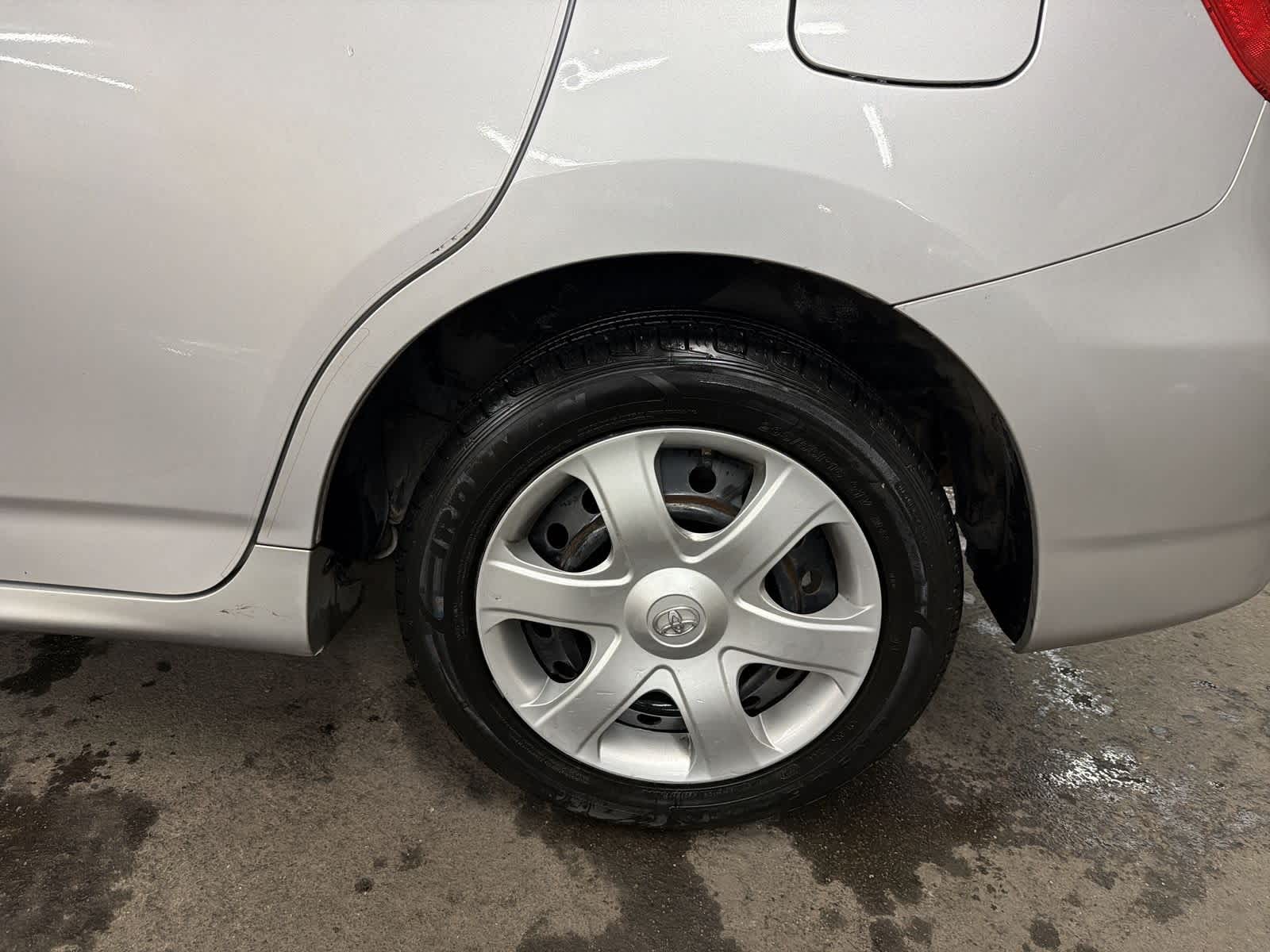 Thumbnail: 2010 Toyota Matrix - 13