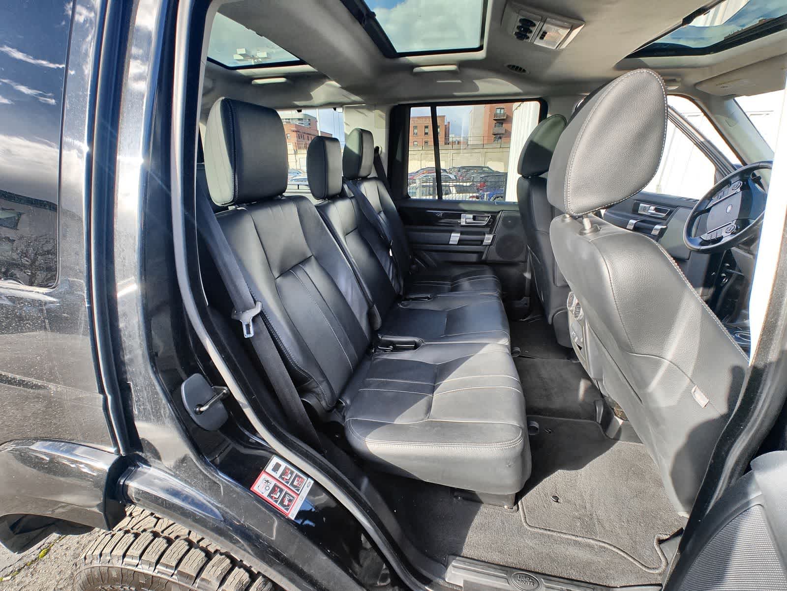 Thumbnail: 2015 Land Rover LR4 - 22