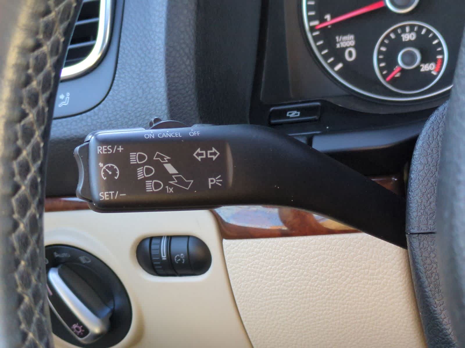 Thumbnail: 2012 Volkswagen Eos - 27