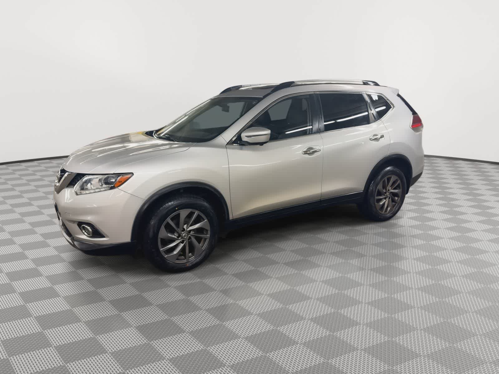 Thumbnail: 2016 Nissan Rogue - 8