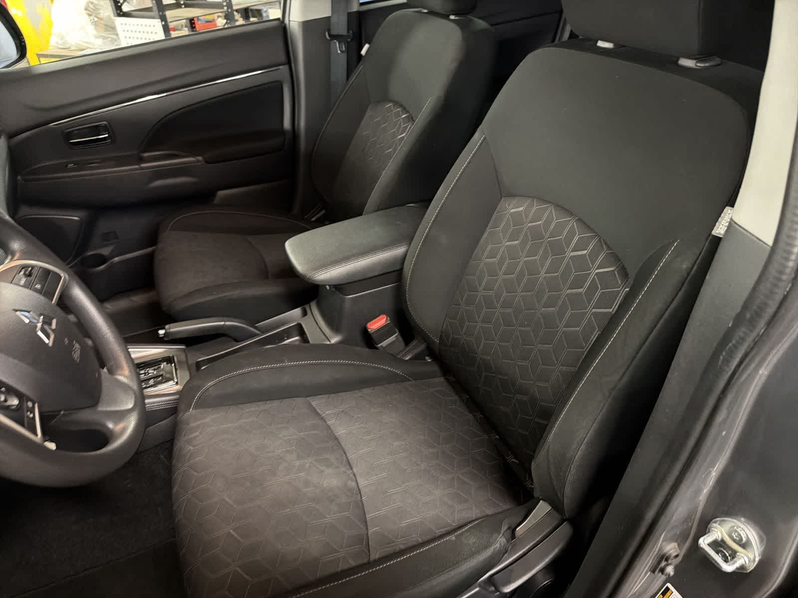 Thumbnail: 2024 Mitsubishi Outlander Sport - 17