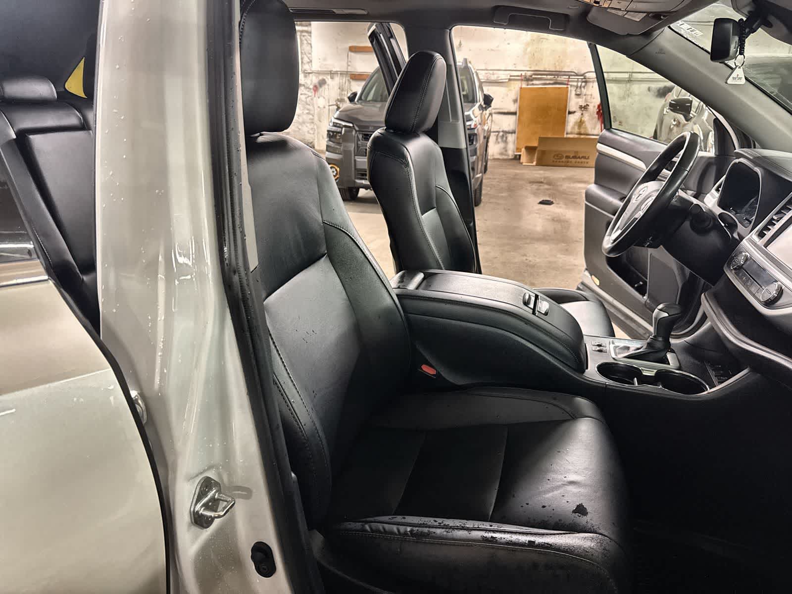 Thumbnail: 2019 Toyota Highlander - 24
