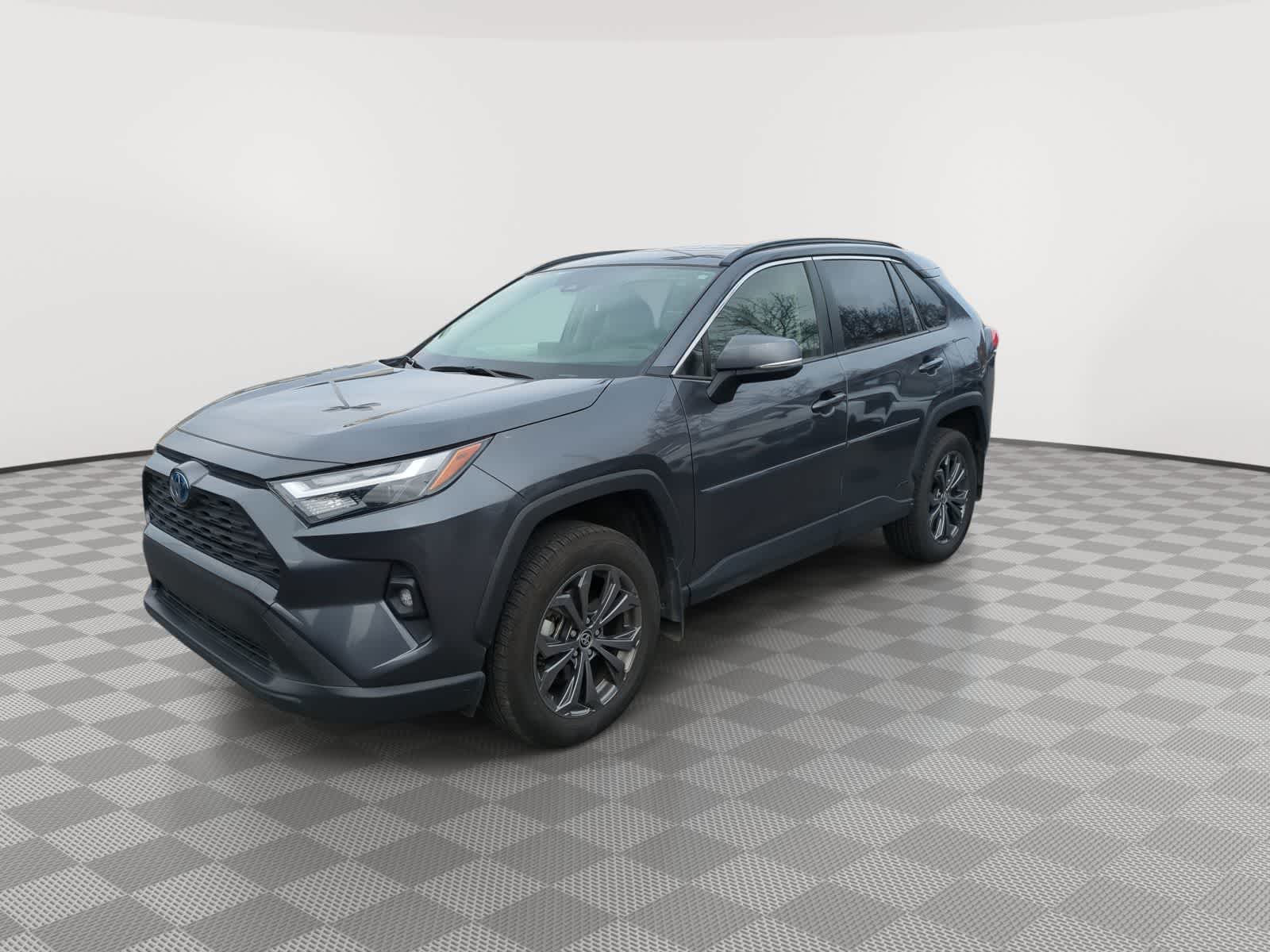Thumbnail: 2022 Toyota RAV4 - 4