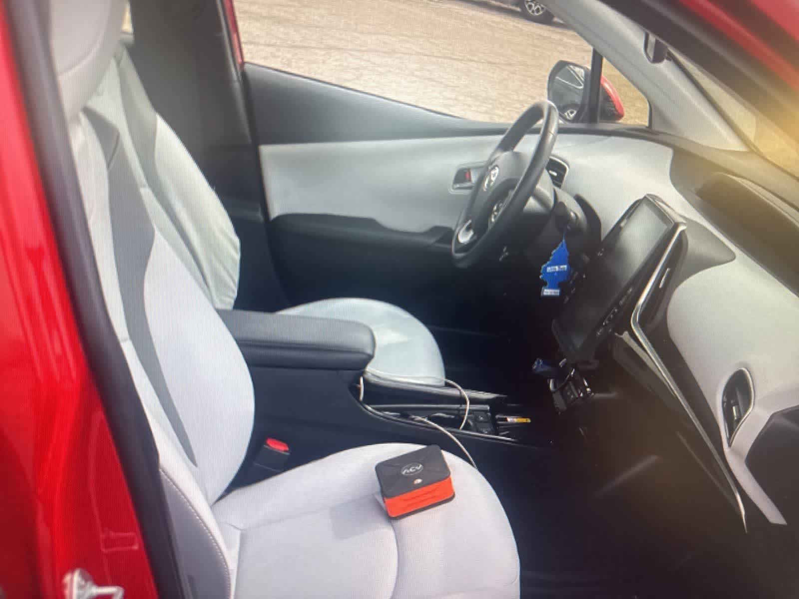 Thumbnail: 2020 Toyota Prius Prime - 12