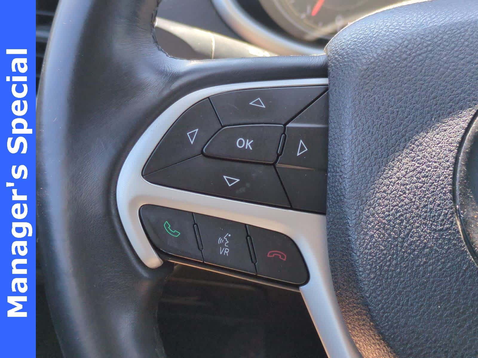 Thumbnail: 2016 Jeep Cherokee - 25