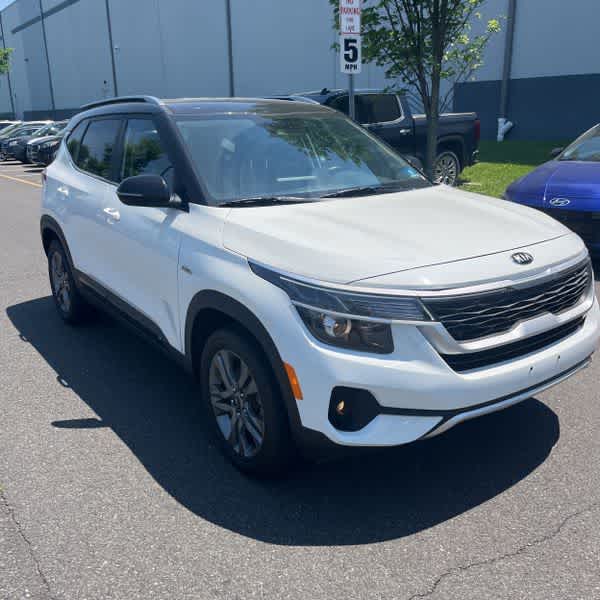 Thumbnail: 2021 Kia Seltos - 11
