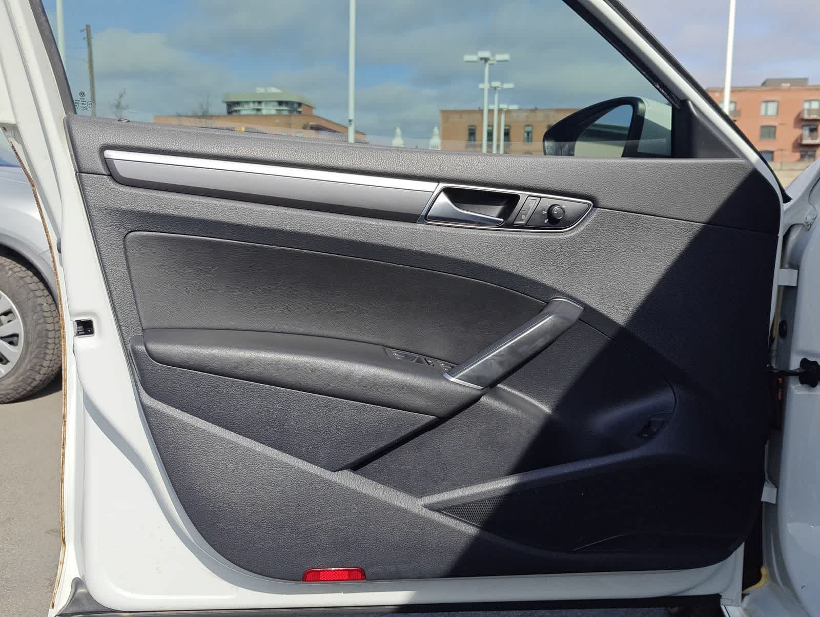 Thumbnail: 2018 Volkswagen Passat - 10