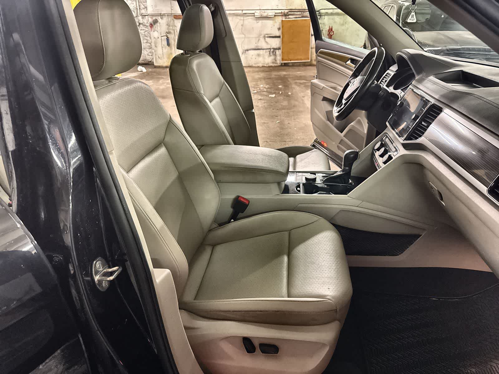 Thumbnail: 2018 Volkswagen Atlas - 24