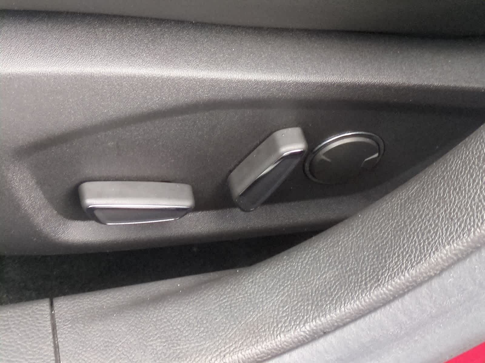 Thumbnail: 2015 Ford Fusion - 18