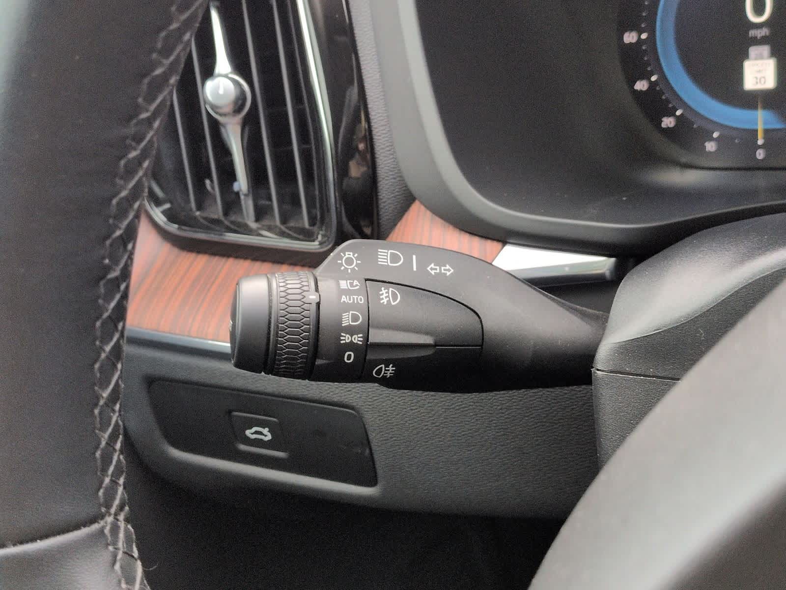 Thumbnail: 2024 Volvo XC60 - 27