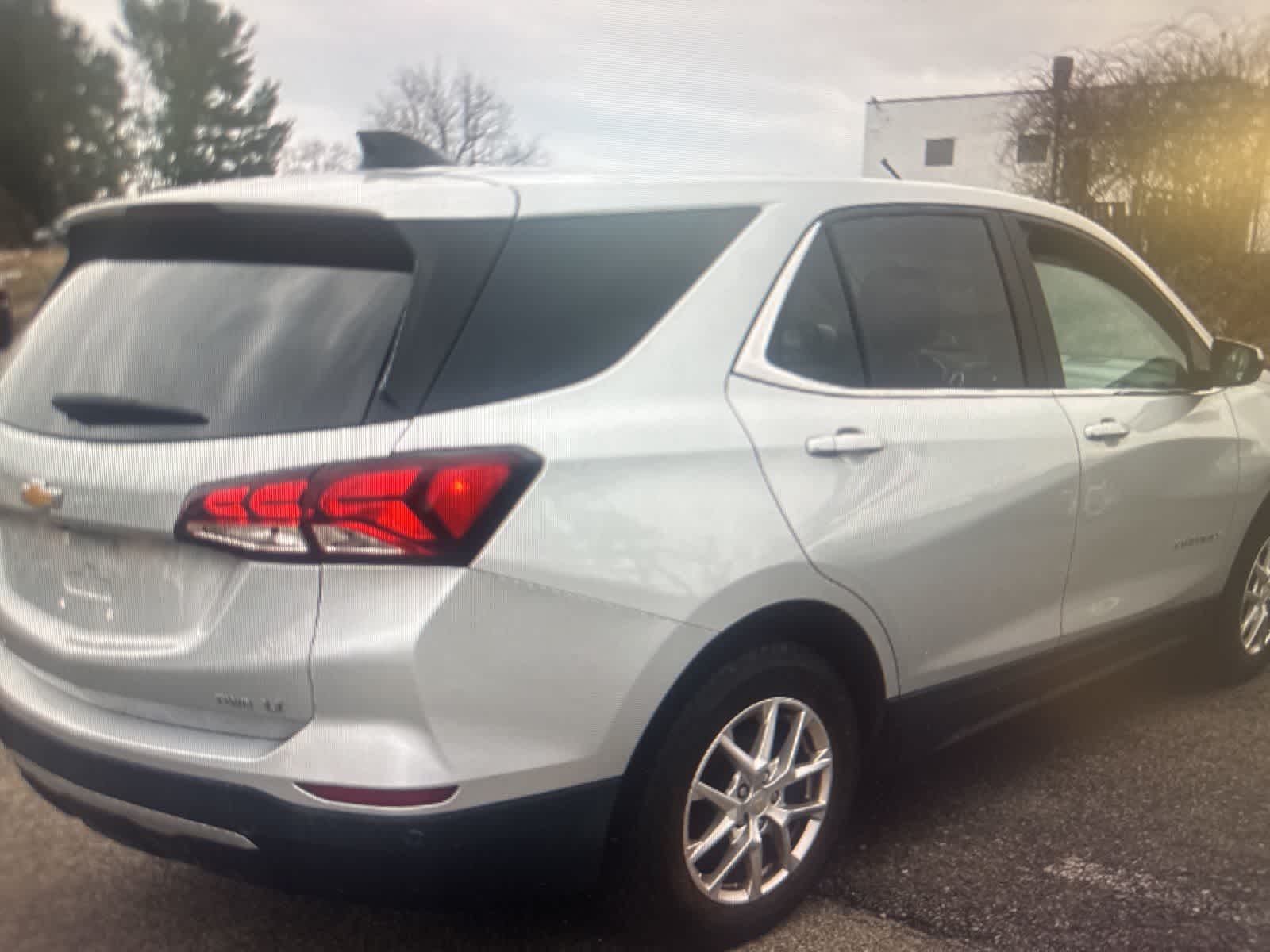 Thumbnail: 2022 Chevrolet Equinox - 5