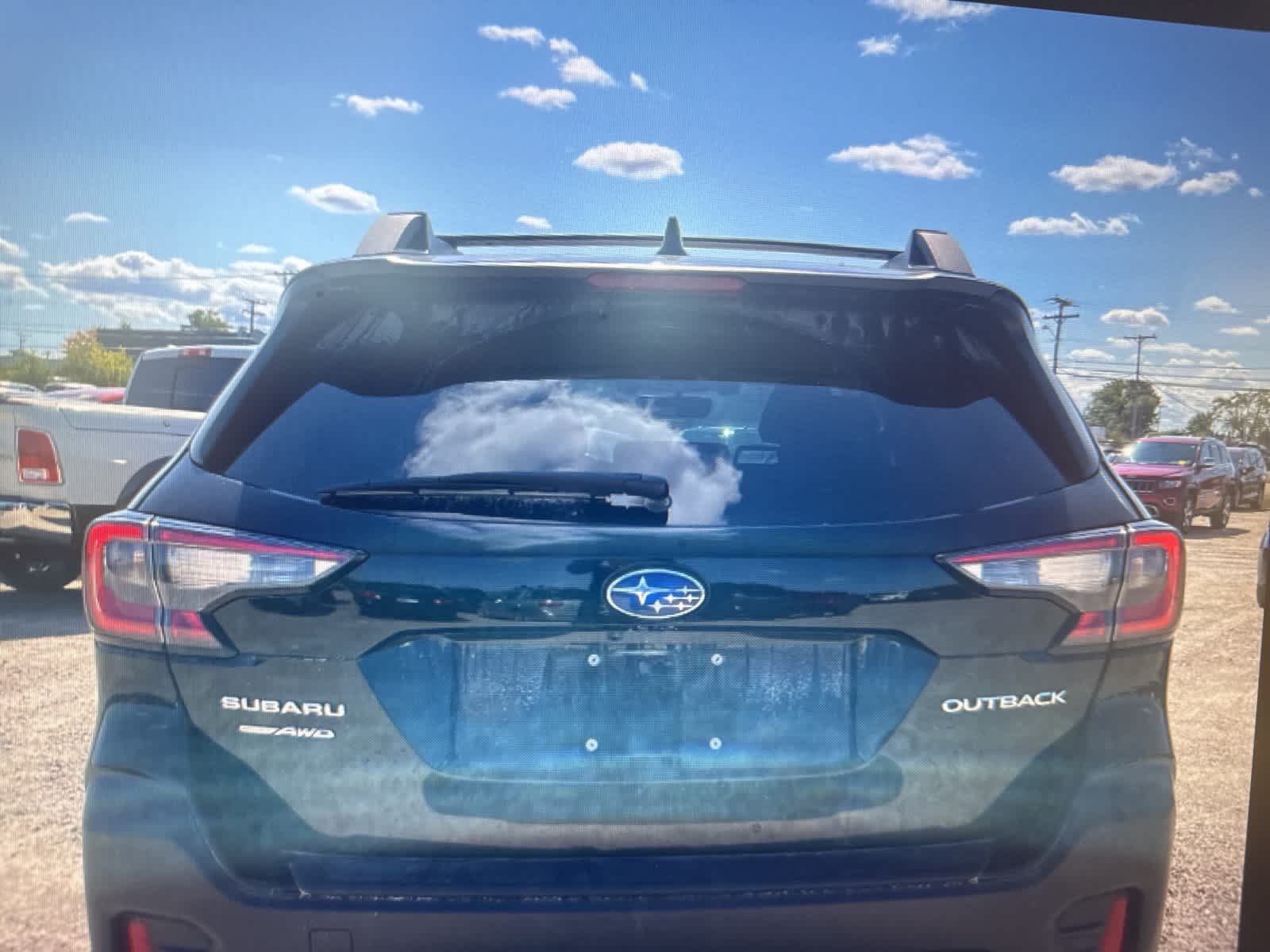 2020 Subaru Outback Premium photo 3