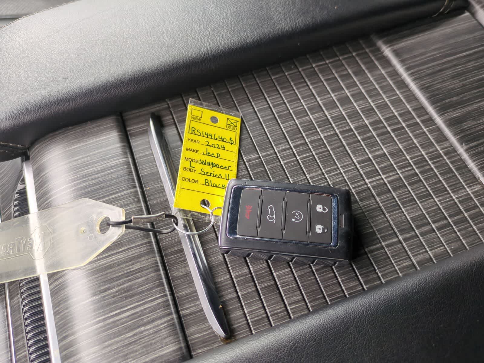 Thumbnail: 2024 Jeep Wagoneer - 33