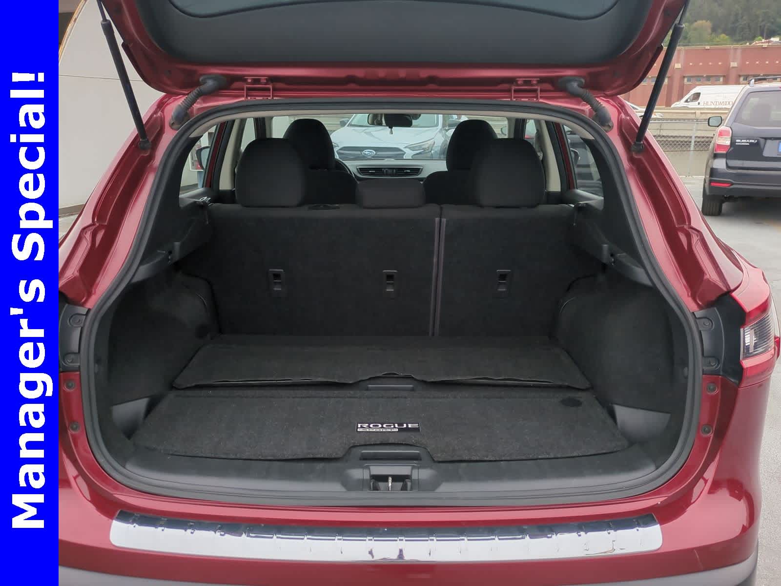 Thumbnail: 2022 Nissan Rogue Sport - 33